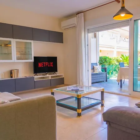 - Pool - 6px - A/c Appartement